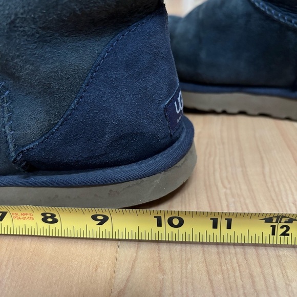 UGG Classic Short Sheepskin Shearling Boot in Two Toned Eve Blue - Picture 15 of 16